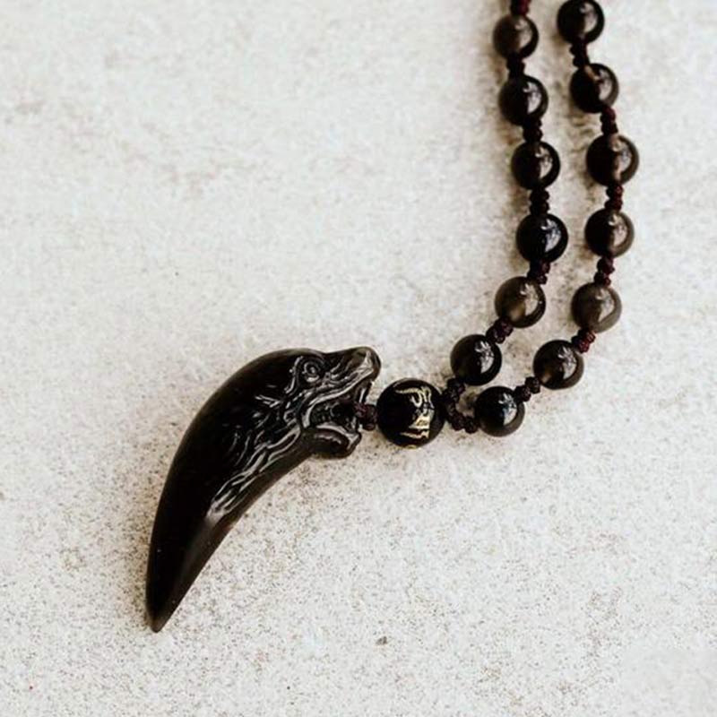 Collana lupo in ossidiana ghiacciata 