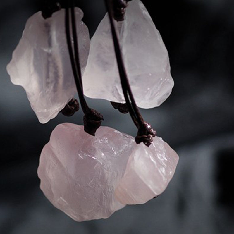 Collana con pietra preziosa di quarzo rosa naturale