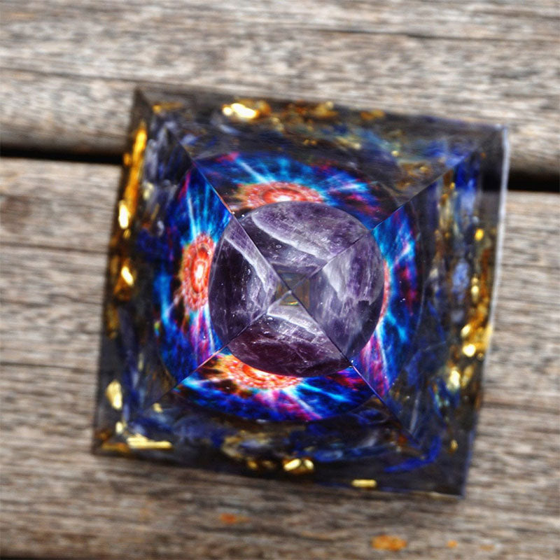 Sfera di cristallo di ametista Olivenorma e piramide di orgone di quarzo blu 