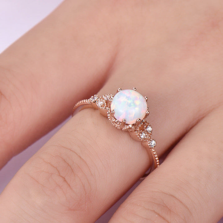Anello Olivenorma con pietra di luna rotonda e opale e zircone bianco 