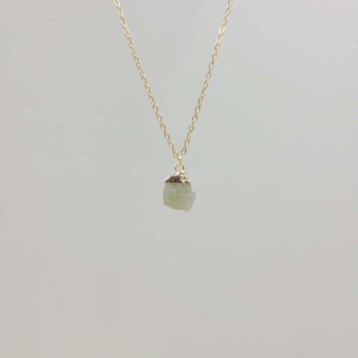 Collana con pietra preziosa grezza di cristallo irregolare Olivenorma 