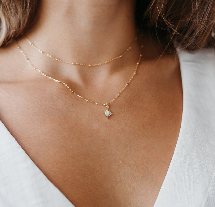 Collana con stella delicata Northstar in zircone bianco opale Olivenorma