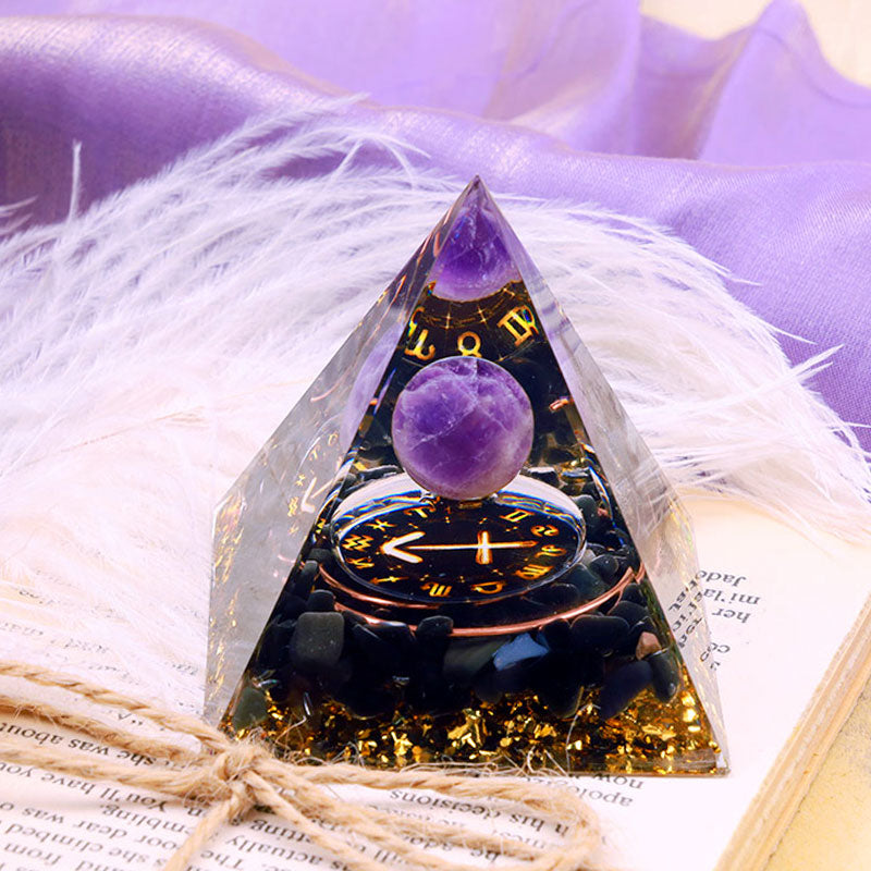 Sfera di ametista Olivenorma con piramide di orgone dello zodiaco Sagittario in ossidiana 