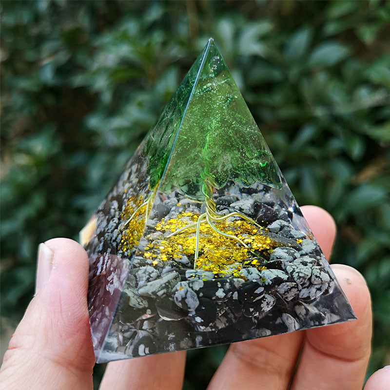 Piramide di orgone in alabastro Olivenorma 