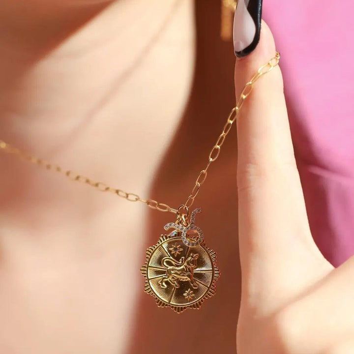 Collana con rune dello zodiaco e opale lunare Olivenorma