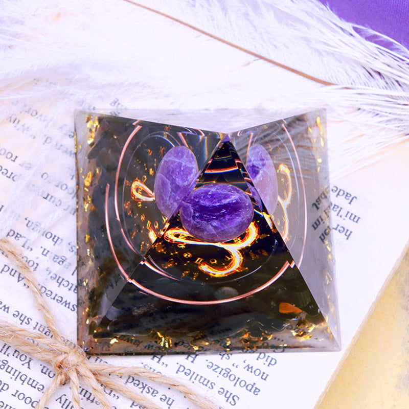 Sfera di ametista Olivenorma con piramide di orgone dello zodiaco Ariete in ossidiana 
