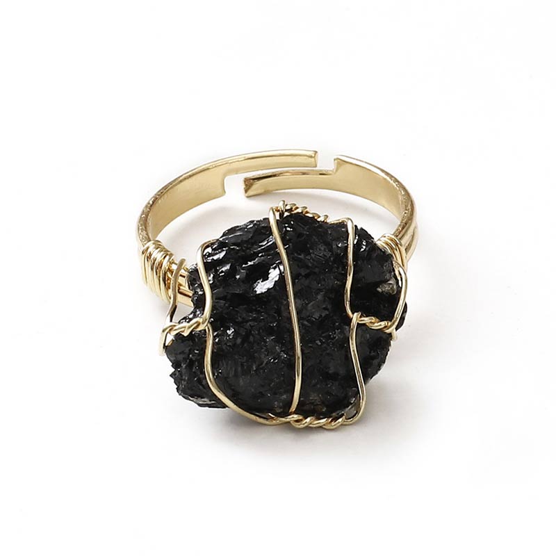 Anello irregolare in cristallo naturale