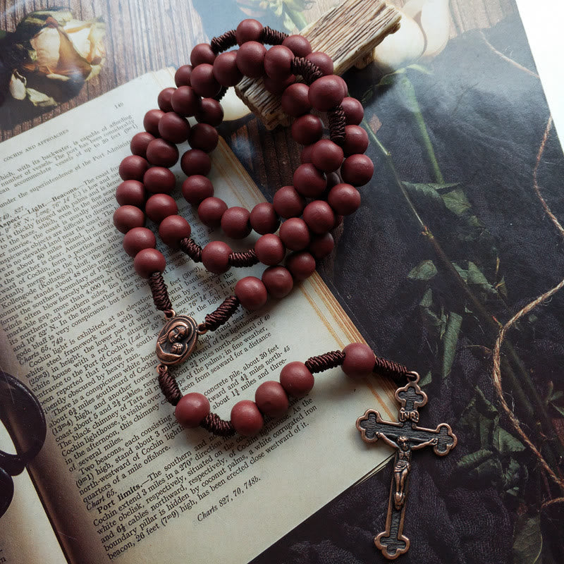 Olivenorma Collana Rosario Croce Perline Legno Rosso Marrone 10mm