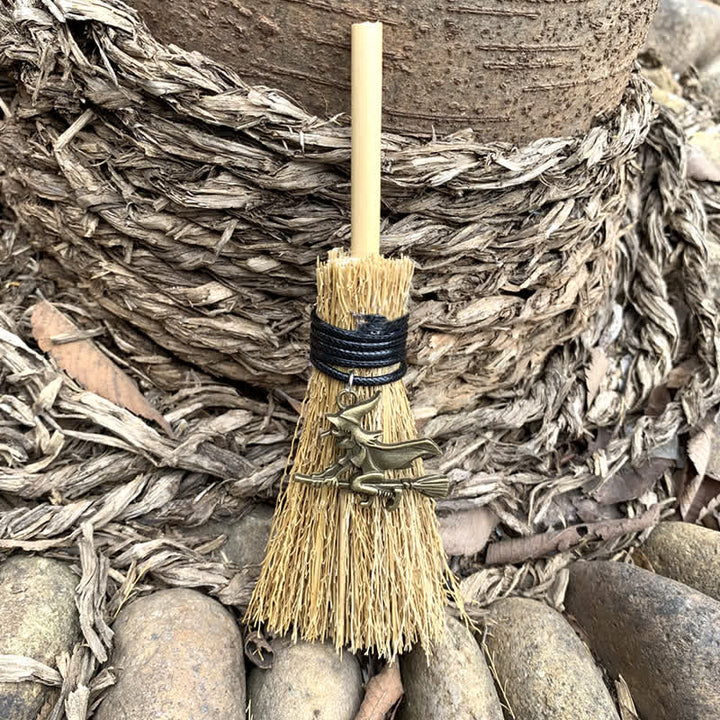 Olivenorma Mini scopa fatta a mano in cristallo ornamentale