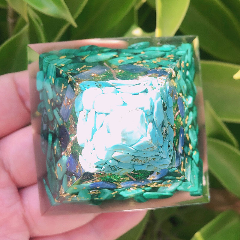 Olivenorma Turchese con Malachite Albero della Vita Piramide Orgonica