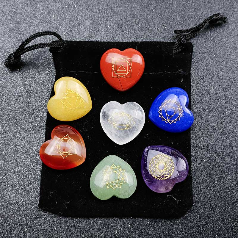 Set di 7 pietre dei chakra a forma di cuore