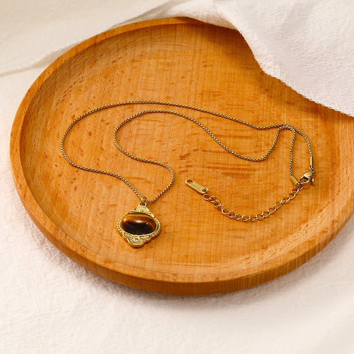Collana con ciondolo intarsiato in pizzo retrò in pietra naturale Olivenorma Palace