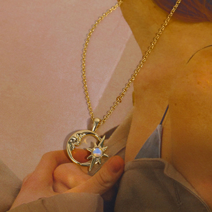 Collana con clavicola a forma di stella e luna in opale naturale Olivenorma