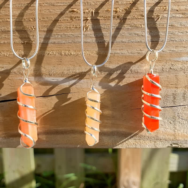 Collana di cristallo con testa di proiettile esagonale a forma di corniola Olivenorma