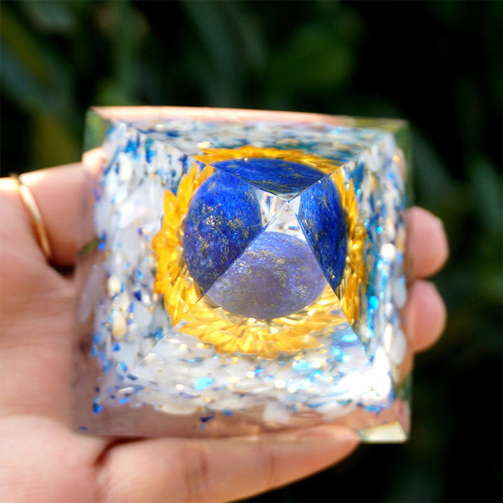 Olivenorma The Calm Power Piramide di Orgone Lapislazzuli e Calcedonio Blu 