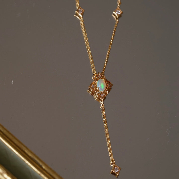 Collana Olivenorma Vintage Petali Opale in oro 14k
