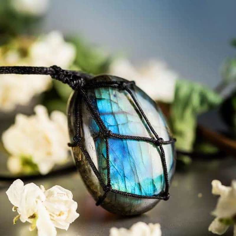 Collana di labradorite a forma di cuore di drago Olivenorma 
