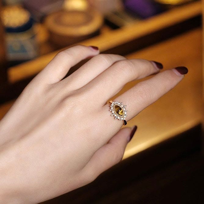 Anello vintage in oro 18 carati con occhio di tigre naturale Olivenorma 