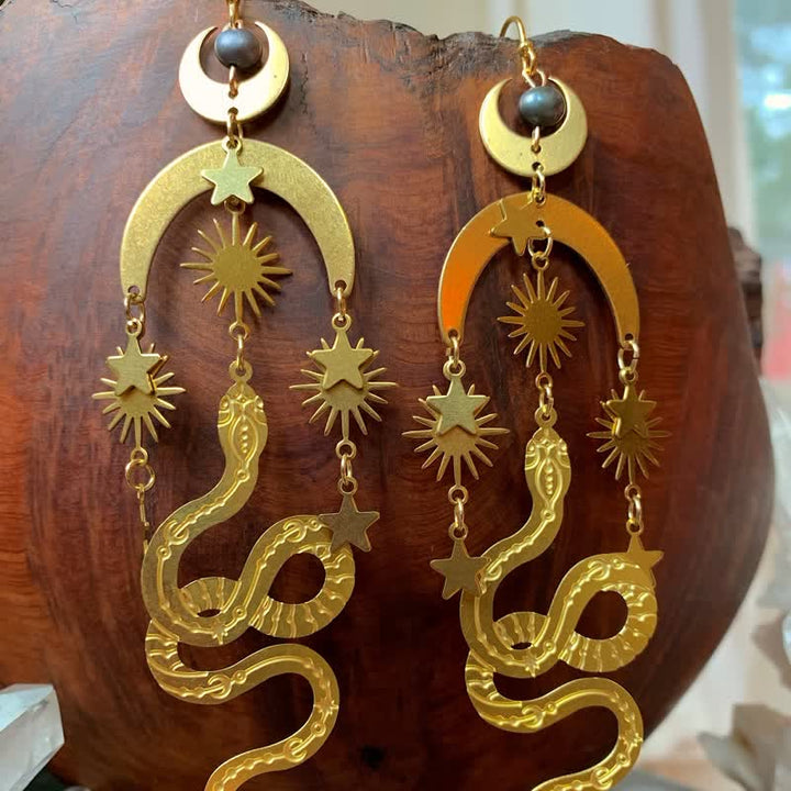 Olivenorma Bohemia Tahitian Pearl Orecchini a forma di serpente con luna e oro