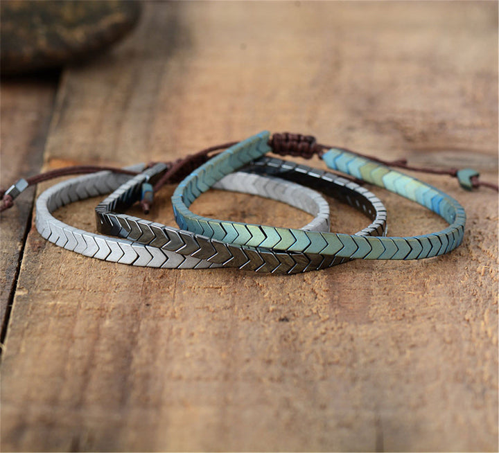 Bracciale regolabile Olivenorma con frecce in ematite opaca