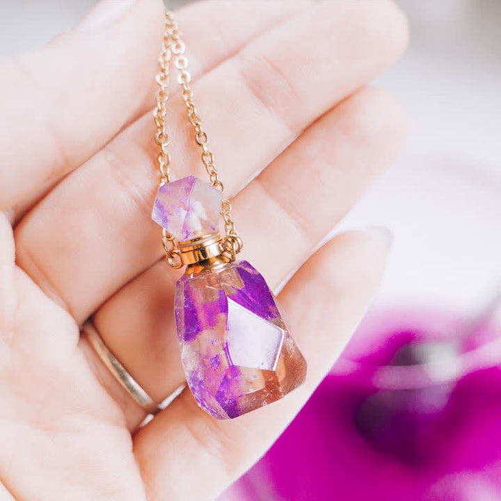 Collana con bottiglia di profumo di cristallo