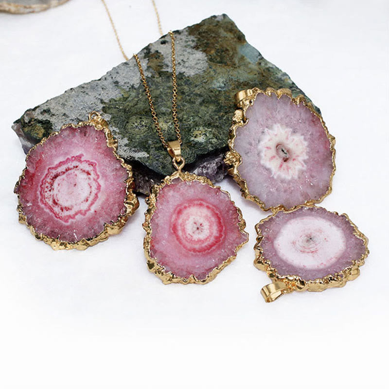 Ciondolo in geode di cristallo naturale Olivenorma