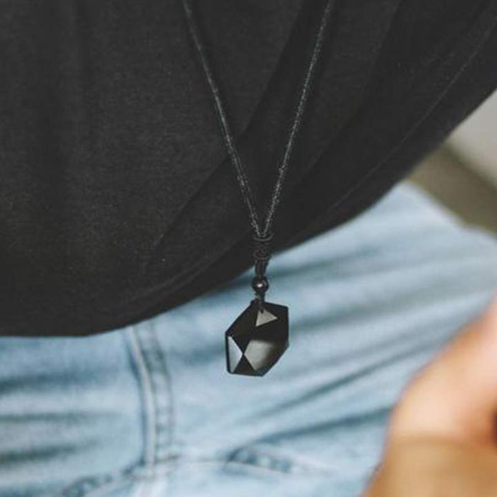 Collana con talismano in ossidiana di alta qualità 