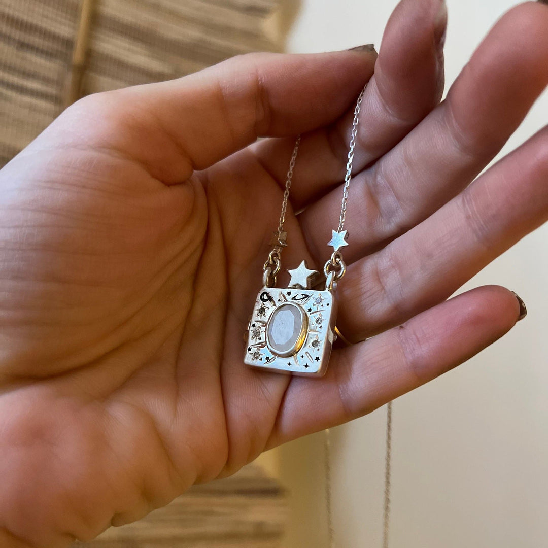 Collana placcata con ciondolo in pietra di luna Olivenorma 