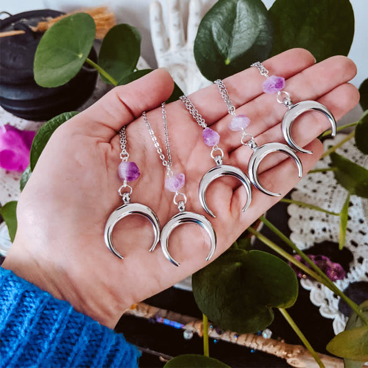 Olivenorma "LUNATHYST" - Collana con ciondolo a forma di luna stregata in ametista