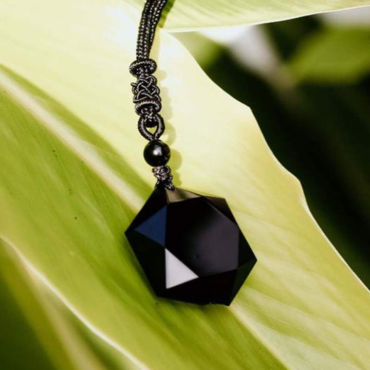 Collana con talismano in ossidiana di alta qualità 