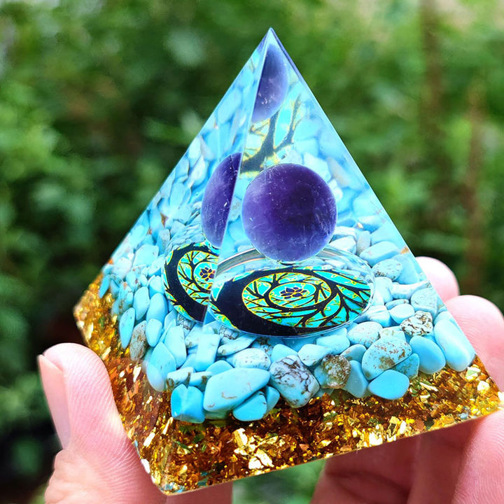 Piramide di Orgone Olivenorma Turchese con Sfera di Ametista 