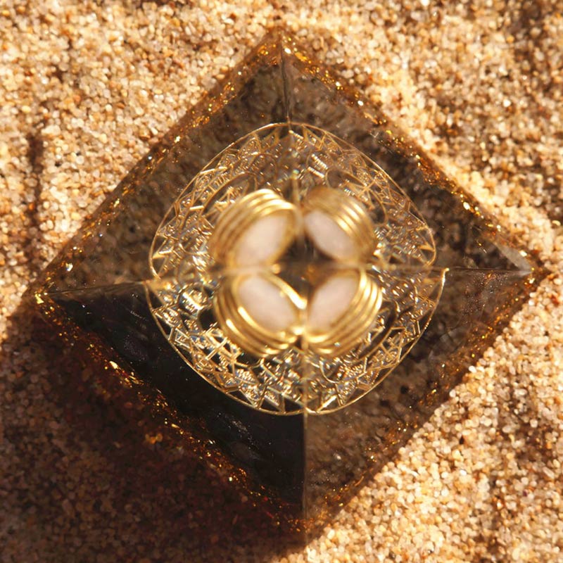 Olivenorma Cristallo trasparente Ossidiana Dio della luce Piramide di orgone