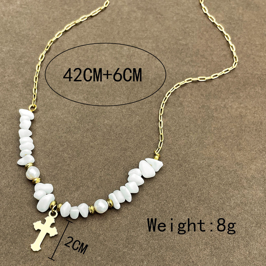 Collana di giada bianca irregolare con croce di ghiaia fatta a mano con perline Olivenorma