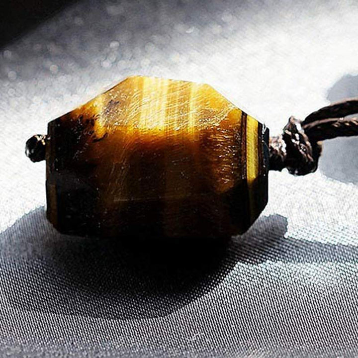 Collana con pietra preziosa di protezione naturale dell'occhio di tigre
