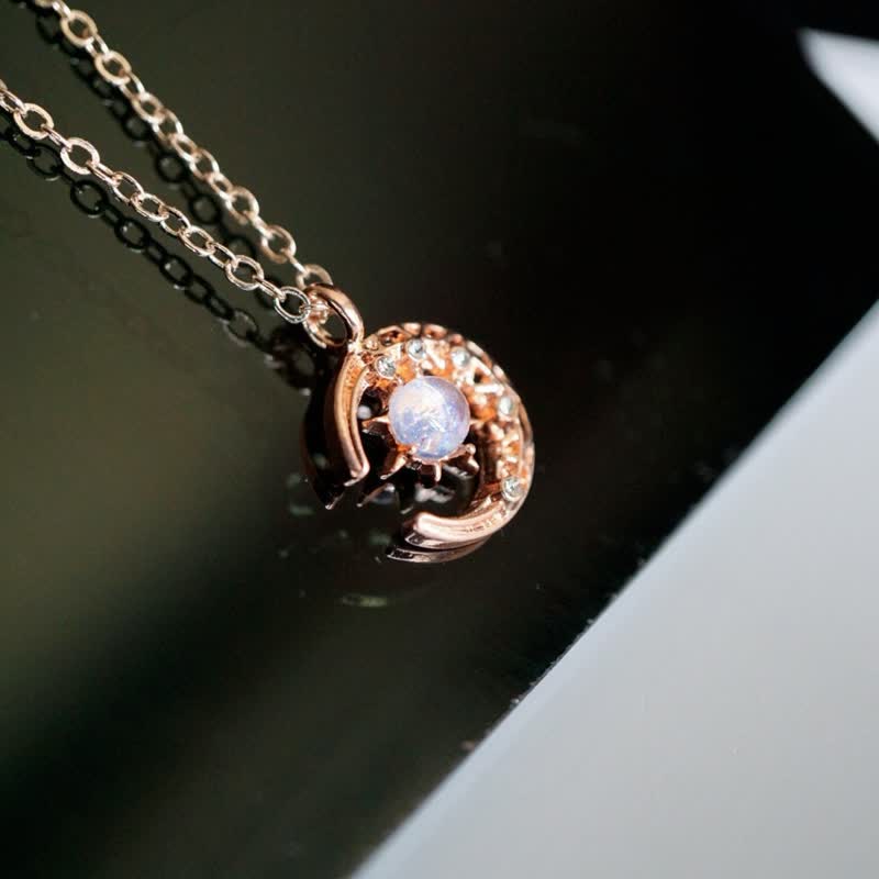 Collana Olivenorma Celestial Dainty Moon con pietra di luna