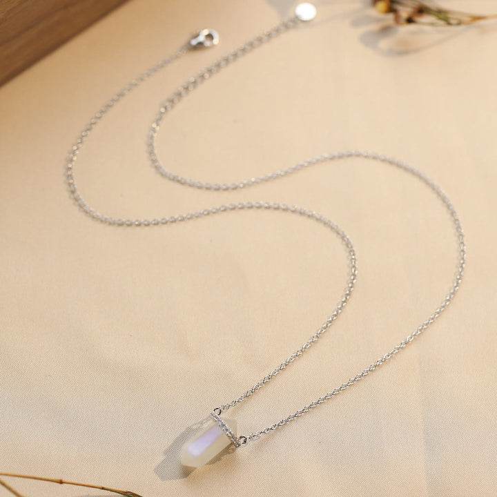 Collana con ciondolo in cristallo di pietra lunare a colonna esagonale Olivenorma S925 