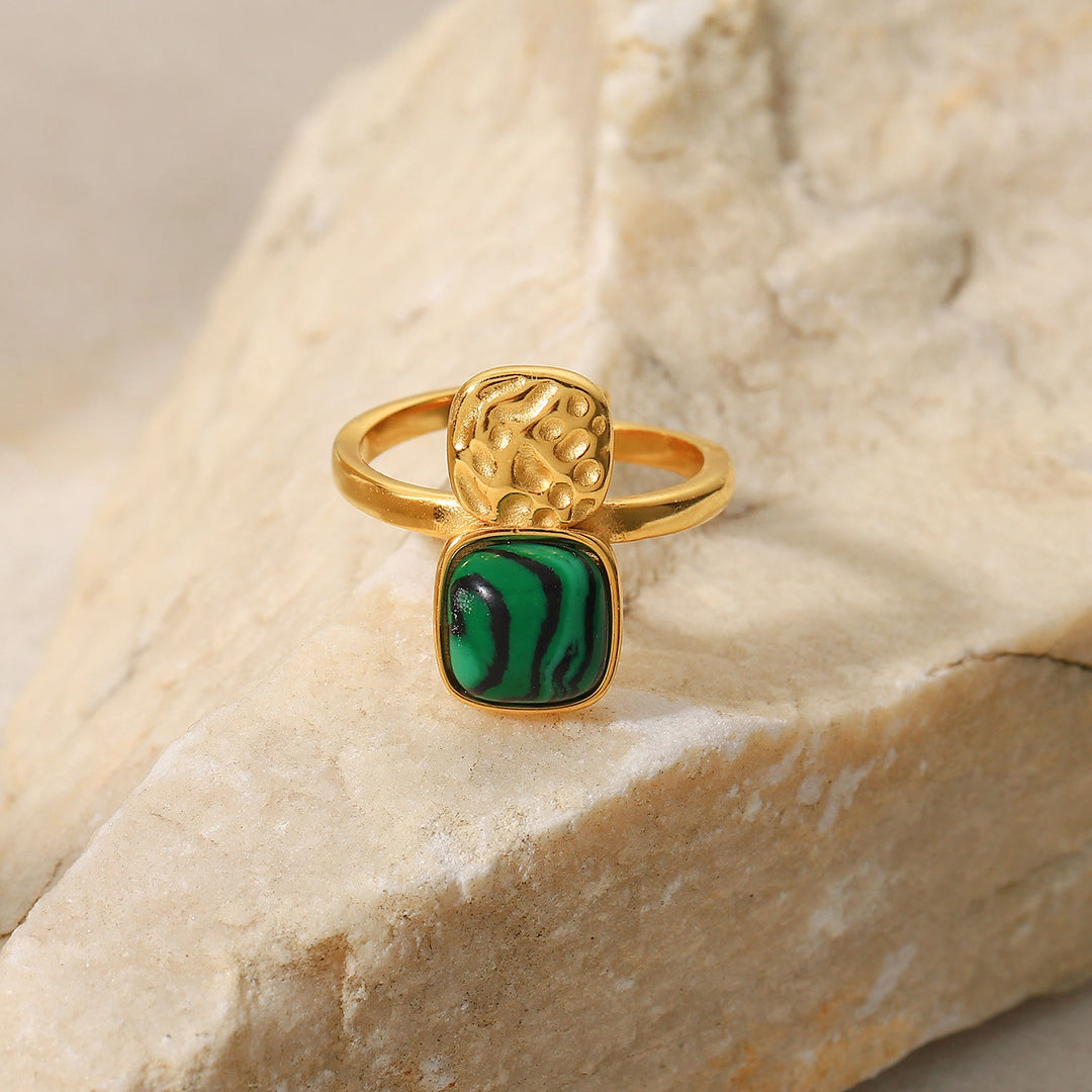 Olivenorma Anello aperto in malachite naturale verde oro