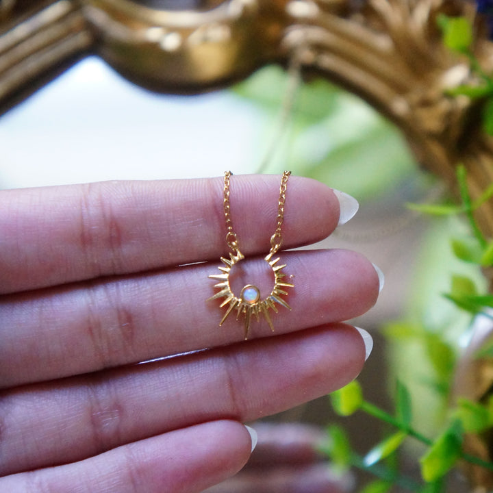 Collana con clavicola a raggi di sole in opalite naturale Olivenorma