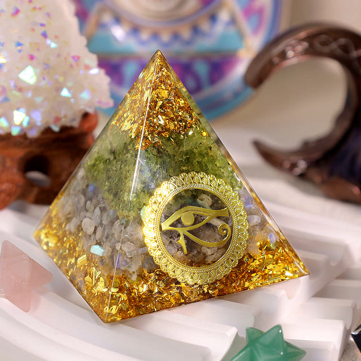 Olivenorma Prehnite Pietra di Luna Occhio di Horus Piramide di Orgone