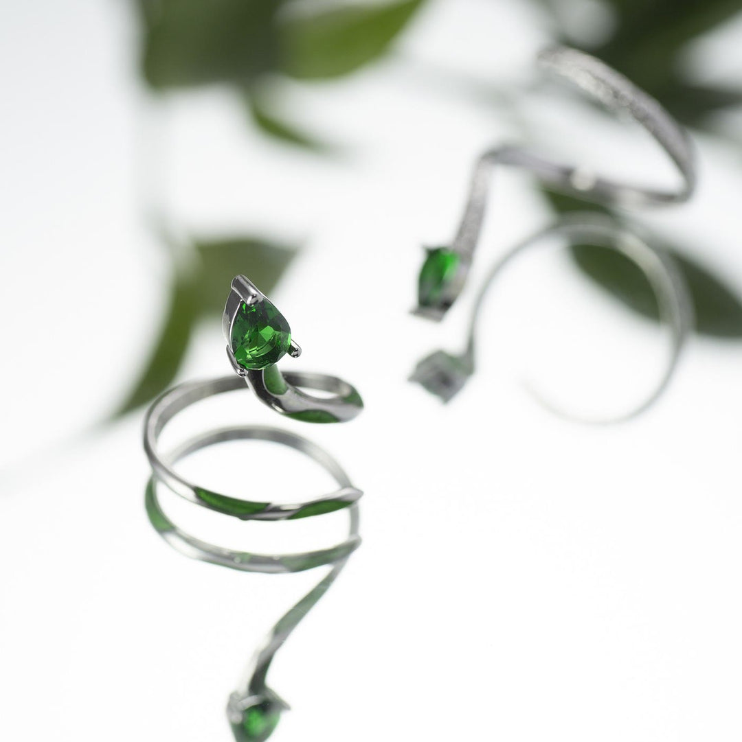Anello per polsino con nocche con serpente color smeraldo Olivenorma