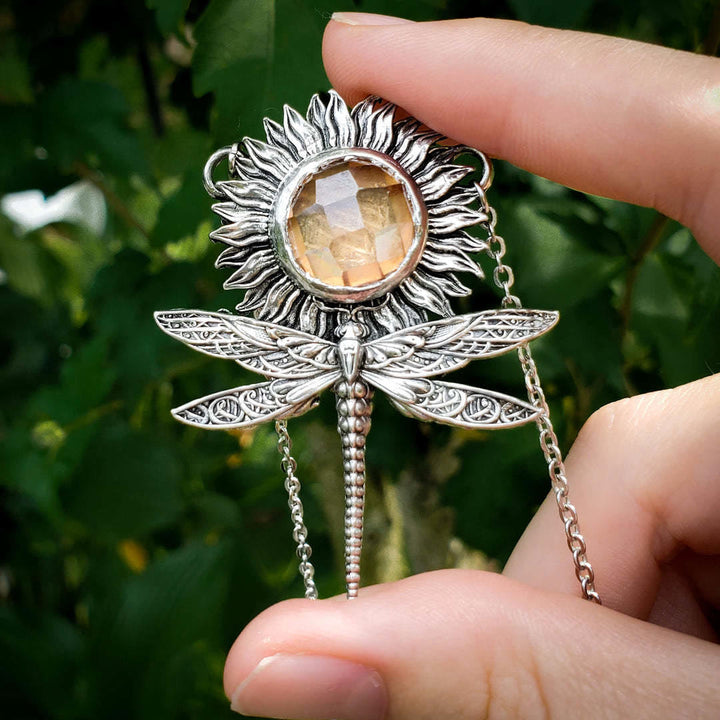 Collana con ciondolo a forma di girasole con libellula in pietra del sole Olivenorma