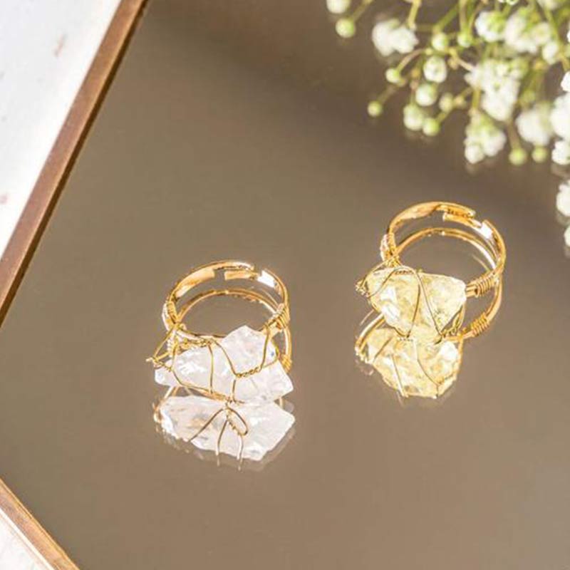 Anello irregolare in cristallo naturale